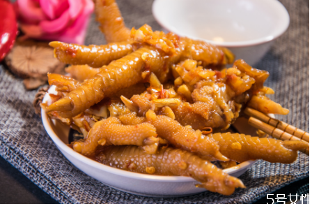 隔夜菜是指多少個小時 哪些隔夜菜不能吃 隔夜菜是指多少個小時 哪些隔夜菜不能吃