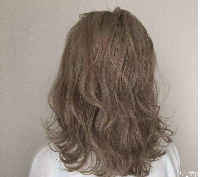 染發(fā)前洗頭了還能染嗎 在家染發(fā)要不要先洗頭 染發(fā)前洗頭了還能染嗎 在家染發(fā)要不要先洗頭