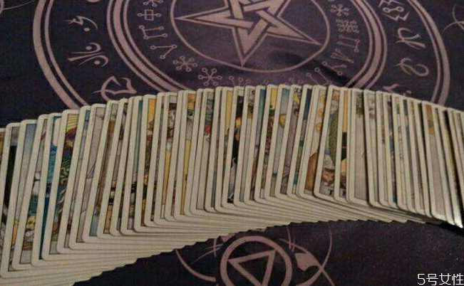 如何挑選塔羅牌 初學(xué)者買哪種塔羅牌 如何挑選塔羅牌 初學(xué)者買哪種塔羅牌