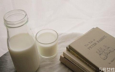 盒裝牛奶可以加熱嗎 盒裝牛奶可以用微波爐直接加熱嗎 盒裝牛奶可以加熱嗎 盒裝牛奶可以用微波爐直接加熱嗎