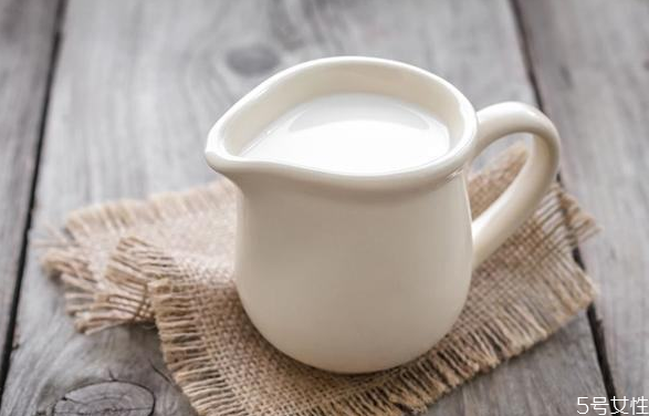 牛奶加熱會(huì)損失營養(yǎng)嗎 牛奶加熱到多少度合適 牛奶加熱會(huì)損失營養(yǎng)嗎 牛奶加熱到多少度合適