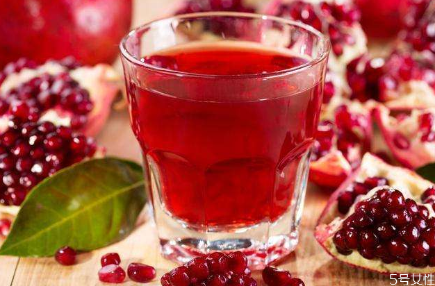 石榴泡酒禁忌 自制石榴酒的危害 石榴泡酒禁忌 自制石榴酒的危害