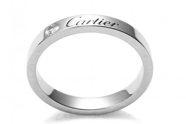 卡地亞戒指褪色怎么處理 買卡地亞戒指要注意什么 卡地亞戒指褪色怎么處理 買卡地亞戒指要注意什么