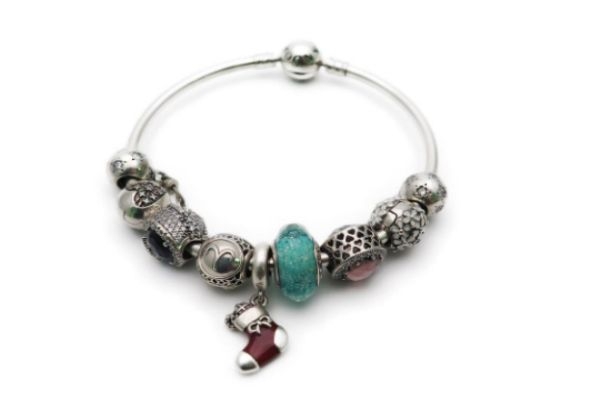 潘多拉手鐲好還是手鏈好 潘多拉手鏈日常清洗方法 潘多拉手鐲好還是手鏈好 潘多拉手鏈日常清洗方法