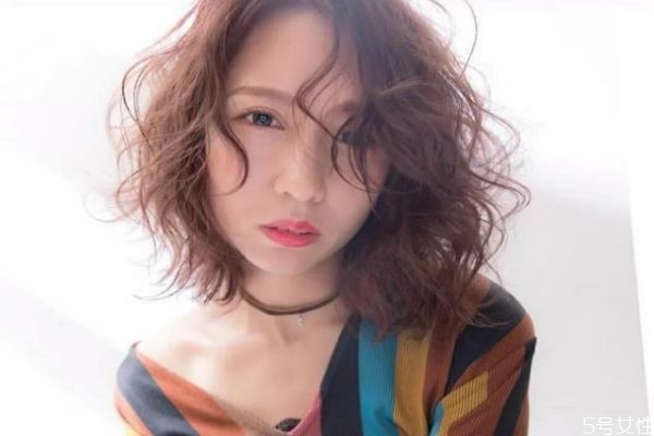 一般染發(fā)要多久 染發(fā)的基本流程 一般染發(fā)要多久 染發(fā)的基本流程