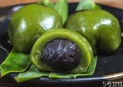 青團(tuán)都有什么餡的 青團(tuán)包什么餡更好吃 青團(tuán)都有什么餡的 青團(tuán)包什么餡更好吃