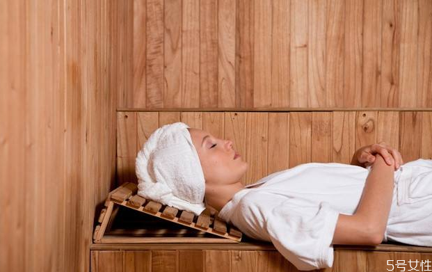 汗蒸后不洗澡直接睡覺行嗎 汗蒸后多久洗澡好 汗蒸后不洗澡直接睡覺行嗎 汗蒸后多久洗澡好