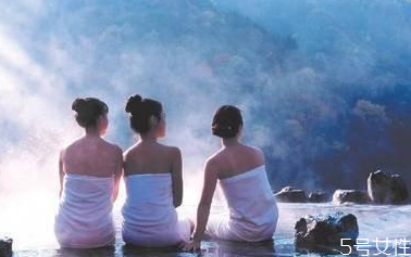 泡溫泉頭暈怎么回事 泡溫泉頭暈怎么辦 泡溫泉頭暈怎么回事 泡溫泉頭暈怎么辦