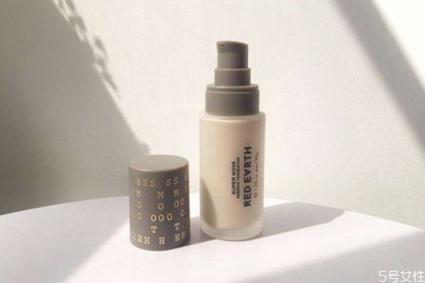 怎樣正確的涂粉底液 粉底液怎么涂效果最好 怎樣正確的涂粉底液 粉底液怎么涂效果最好