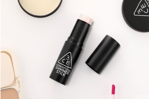 修容棒是干什么用的 修容粉和修容棒哪個好 修容棒是干什么用的 修容粉和修容棒哪個好