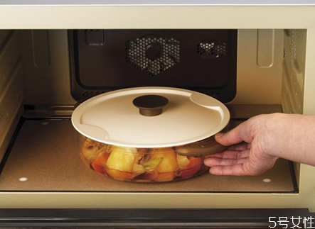 微波爐熱雞蛋為什么會(huì)爆炸 微波爐熱雞蛋如何不炸 微波爐熱雞蛋為什么會(huì)爆炸 微波爐熱雞蛋如何不炸