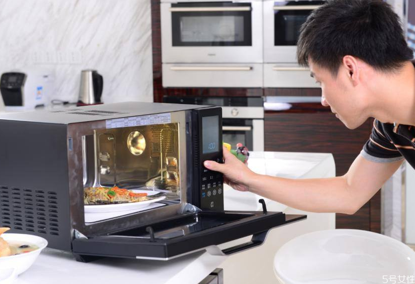 微波爐熱雞蛋為什么會(huì)爆炸 微波爐熱雞蛋如何不炸 微波爐熱雞蛋為什么會(huì)爆炸 微波爐熱雞蛋如何不炸