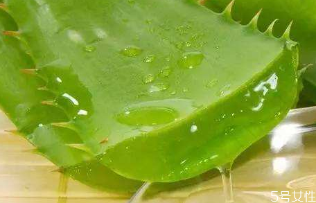 維e蘆薈膠涂完要洗嗎 維e和蘆薈膠可以天天敷嗎 維e蘆薈膠涂完要洗嗎 維e和蘆薈膠可以天天敷嗎