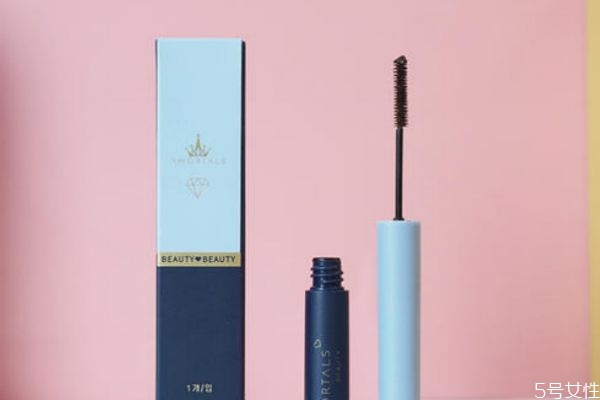 棕色睫毛膏會(huì)看出來嗎 棕色睫毛膏自然嗎 棕色睫毛膏會(huì)看出來嗎 棕色睫毛膏自然嗎