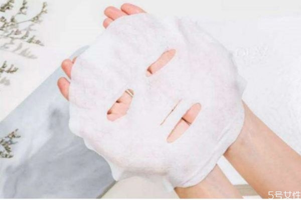 男士怎樣使用面膜 男士敷面膜最佳時間 男士怎樣使用面膜 男士敷面膜最佳時間