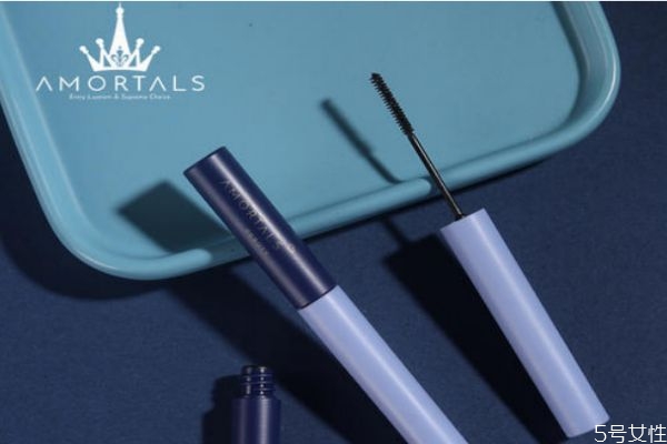 棕色睫毛膏會(huì)看出來嗎 棕色睫毛膏自然嗎 棕色睫毛膏會(huì)看出來嗎 棕色睫毛膏自然嗎