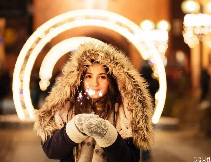 情侶圣誕節(jié)怎么過(guò) 最浪漫的圣誕約會(huì)地 情侶圣誕節(jié)怎么過(guò) 最浪漫的圣誕約會(huì)地