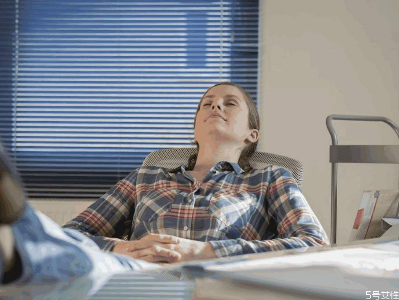 冬天午睡好嗎 冬天需要午睡嗎 冬天午睡好嗎 冬天需要午睡嗎