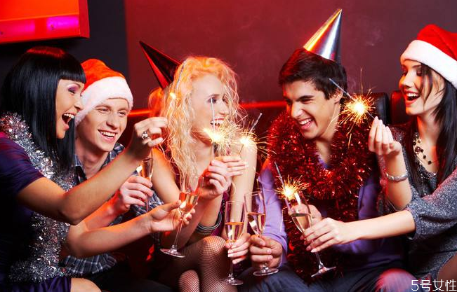 圣誕節(jié)約會活動有哪些 圣誕節(jié)約會指南 圣誕節(jié)約會活動有哪些 圣誕節(jié)約會指南