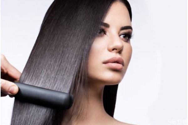 拉直和洗直哪個(gè)更傷頭發(fā) 拉直和洗直有什么區(qū)別 拉直和洗直哪個(gè)更傷頭發(fā) 拉直和洗直有什么區(qū)別