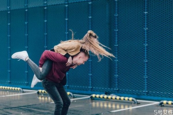 二婚分手了還會復(fù)合嗎 二婚分手容易挽回嗎 二婚分手了還會復(fù)合嗎 二婚分手容易挽回嗎