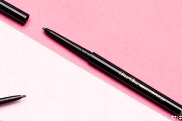 眉筆顏色該如何選擇 眉毛怎么定妝不脫妝 眉筆顏色該如何選擇 眉毛怎么定妝不脫妝