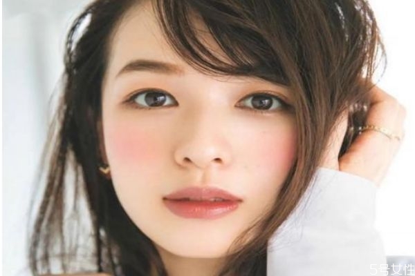 如何畫(huà)日系妝容 日系眼妝畫(huà)法 如何畫(huà)日系妝容 日系眼妝畫(huà)法