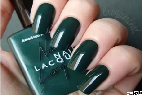 秋冬什么顏色指甲油顯白 低調(diào)又顯白的指甲顏色 秋冬什么顏色指甲油顯白 低調(diào)又顯白的指甲顏色