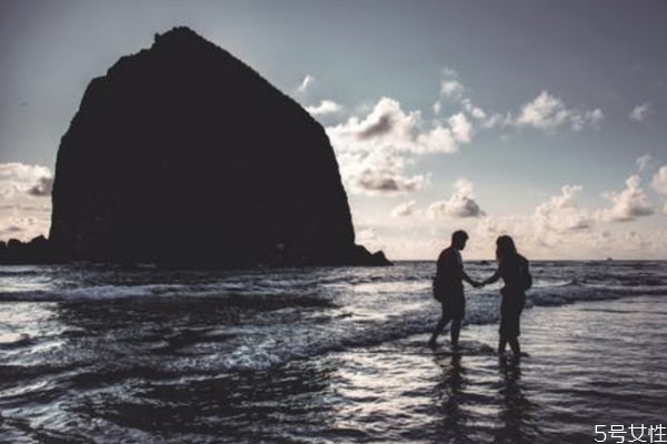 夫妻兩地分居怎么聊天 兩地分居怎么撩老公 夫妻兩地分居怎么聊天 兩地分居怎么撩老公