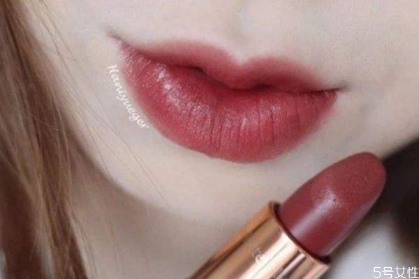 秋天適合涂什么口紅好看 秋冬黃皮用什么口紅好看 秋天適合涂什么口紅好看 秋冬黃皮用什么口紅好看