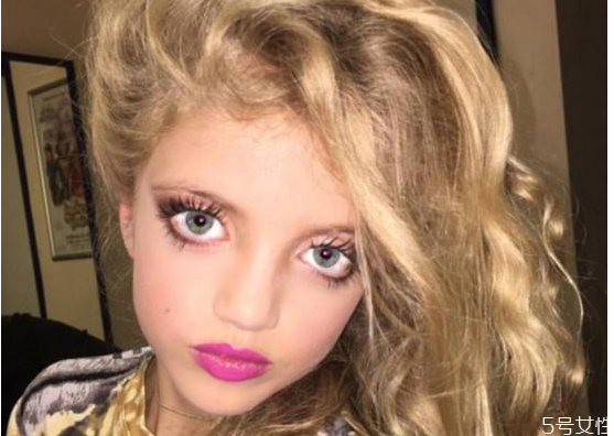 如何判斷適合濃妝還是淡妝 適合濃妝的長(zhǎng)相 如何判斷適合濃妝還是淡妝 適合濃妝的長(zhǎng)相