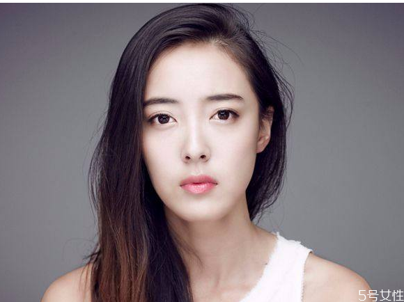 如何判斷適合濃妝還是淡妝 適合濃妝的長(zhǎng)相 如何判斷適合濃妝還是淡妝 適合濃妝的長(zhǎng)相