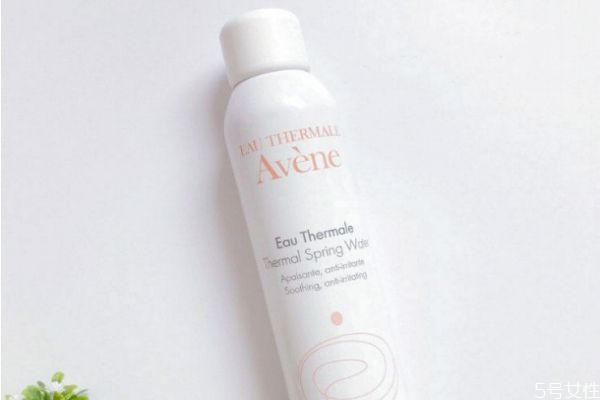 補水噴霧是用在哪個護膚步驟 先噴霧還是爽膚水 補水噴霧是用在哪個護膚步驟 先噴霧還是爽膚水