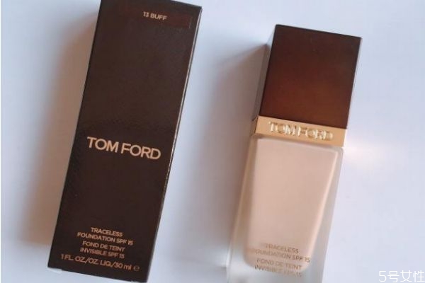 如何判斷粉質(zhì)是否細(xì)膩 粉質(zhì)細(xì)膩的粉底液推薦 如何判斷粉質(zhì)是否細(xì)膩 粉質(zhì)細(xì)膩的粉底液推薦