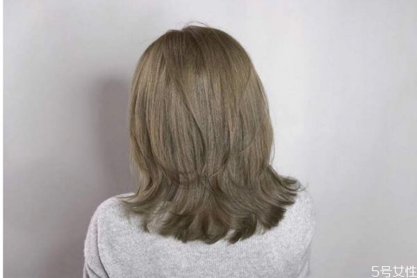 悶青色適合多大年齡 悶青色適合什么發(fā)型 悶青色適合多大年齡 悶青色適合什么發(fā)型