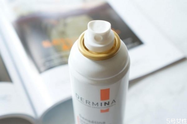 保濕噴霧和爽膚水的使用順序 保濕噴霧使用注意事項 保濕噴霧和爽膚水的使用順序 保濕噴霧使用注意事項