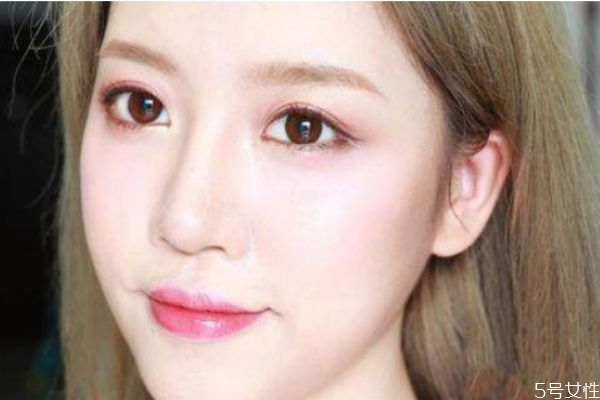 化妝淡妝需要哪些東西 普通淡妝的順序 化妝淡妝需要哪些東西 普通淡妝的順序