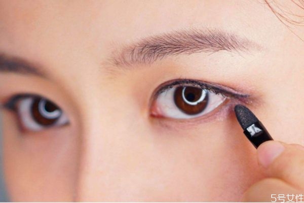 化妝淡妝需要哪些東西 普通淡妝的順序 化妝淡妝需要哪些東西 普通淡妝的順序