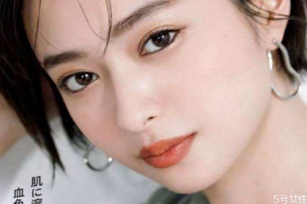 化妝淡妝需要哪些東西 普通淡妝的順序 化妝淡妝需要哪些東西 普通淡妝的順序