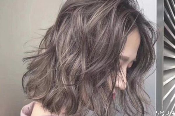 秋天頭發(fā)干燥怎么保養(yǎng) 頭發(fā)怎么保養(yǎng)又直又順 秋天頭發(fā)干燥怎么保養(yǎng) 頭發(fā)怎么保養(yǎng)又直又順