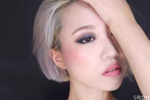 煙熏妝怎么卸 煙熏妝如何暈染 煙熏妝怎么卸 煙熏妝如何暈染