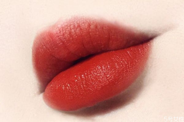 怎么判斷唇釉過期了 唇釉的存放方法 怎么判斷唇釉過期了 唇釉的存放方法