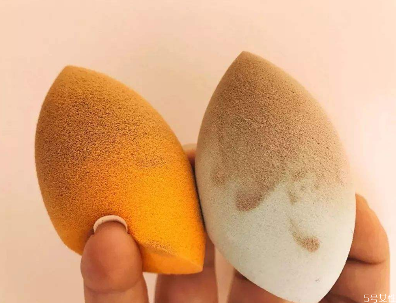 怎么挑選美妝蛋 美妝蛋氣孔越大越好嗎 怎么挑選美妝蛋 美妝蛋氣孔越大越好嗎