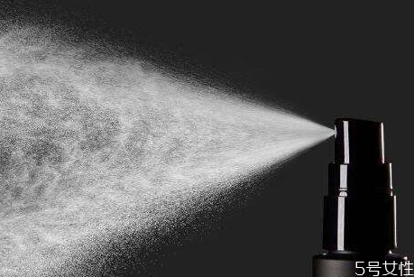 爽膚水噴霧可以定妝嗎 爽膚水噴霧如何定妝 爽膚水噴霧可以定妝嗎 爽膚水噴霧如何定妝