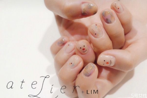 涂甲油膠的正確順序 沒有照燈怎么弄干甲油膠 涂甲油膠的正確順序 沒有照燈怎么弄干甲油膠