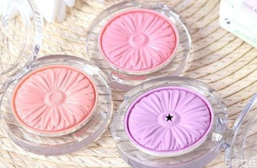 倩碧腮紅日期怎么看 倩碧小雛菊腮紅熱賣色號(hào) 倩碧腮紅日期怎么看 倩碧小雛菊腮紅熱賣色號(hào)