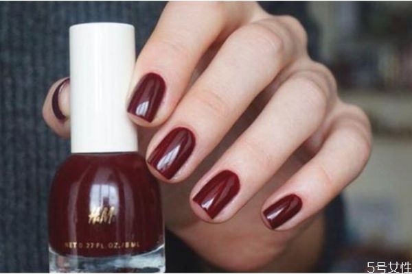 普通指甲油怎么速干 怎么才能讓指甲油快點(diǎn)干 普通指甲油怎么速干 怎么才能讓指甲油快點(diǎn)干