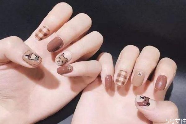 涂甲油膠的正確順序 沒有照燈怎么弄干甲油膠 涂甲油膠的正確順序 沒有照燈怎么弄干甲油膠