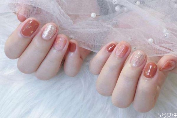 美甲一般能保持多久 美甲多久換一次比較好 美甲一般能保持多久 美甲多久換一次比較好