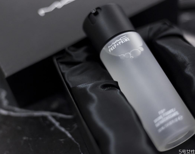 瑪麗黛佳定妝噴霧好用嗎 哪個(gè)牌子的定妝噴霧效果好 瑪麗黛佳定妝噴霧好用嗎 哪個(gè)牌子的定妝噴霧效果好